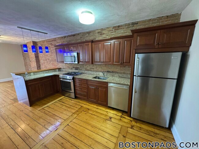 Foto del edificio - 28 Beacon St
