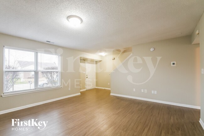 Building Photo - 19127 Fox Chase Dr