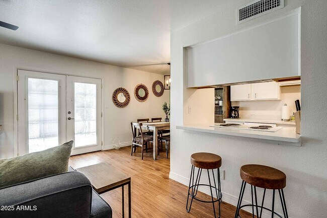 Building Photo - 7906 E Keim Dr