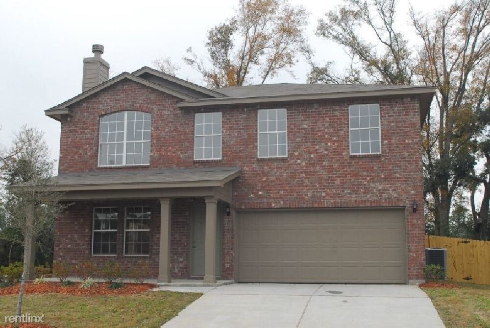 4 br, 2.5 bath House 10257 English Manor Dr