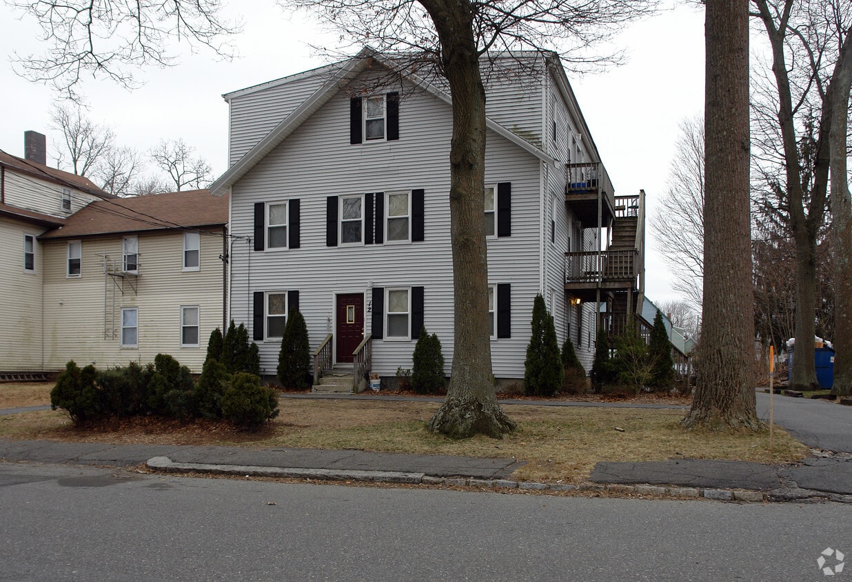 Building Photo - 12 Maple St