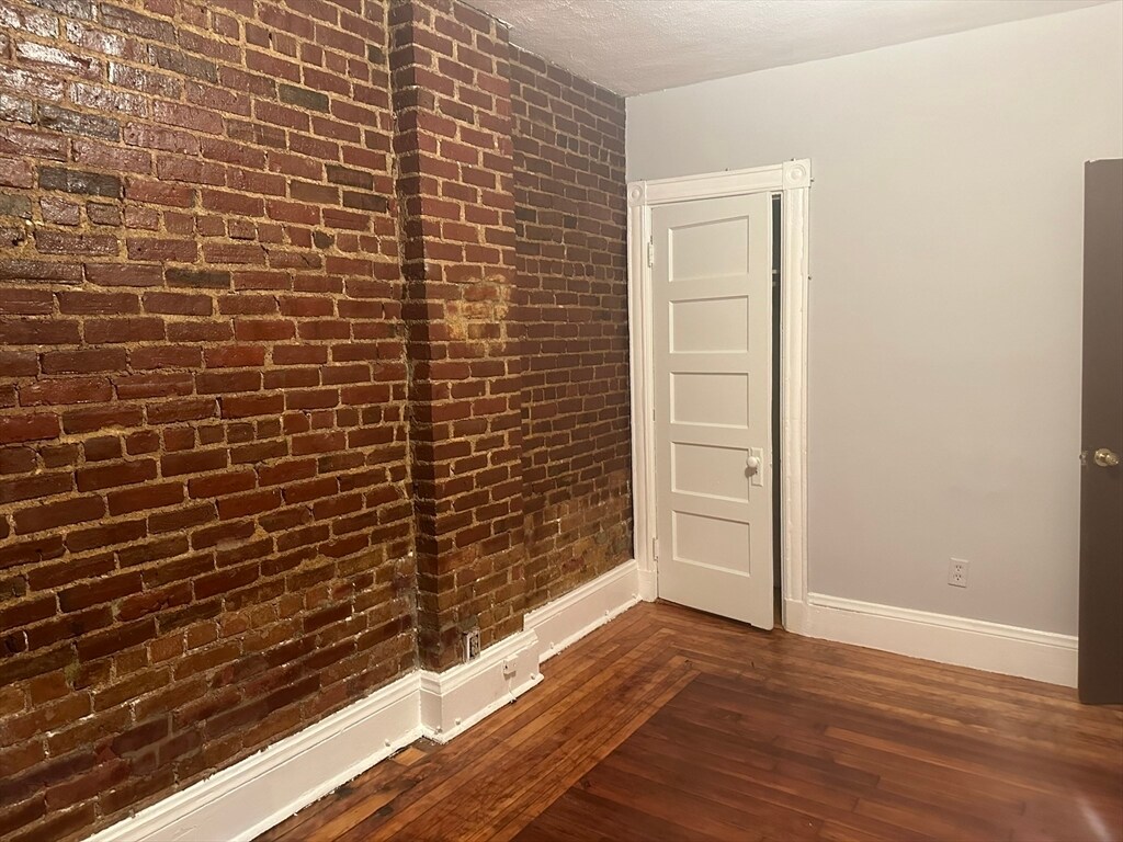 Building Photo - 76 Florida St