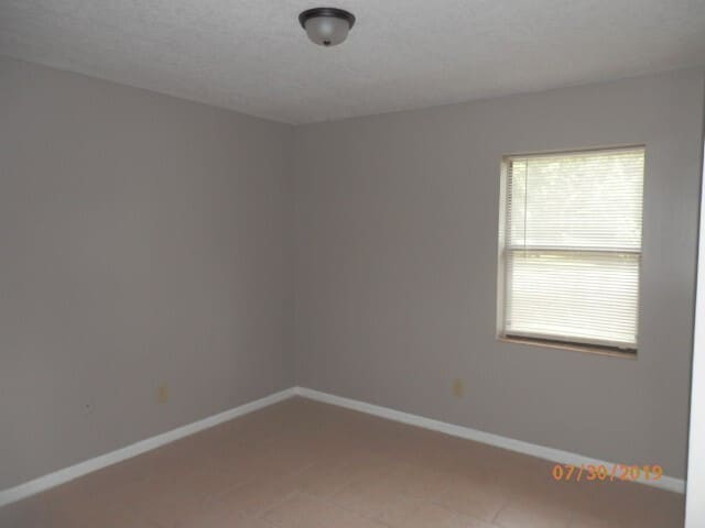 Building Photo - 114 Pointe S Dr