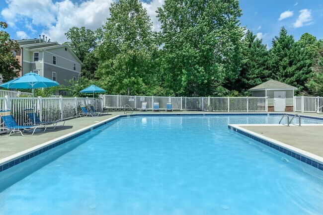 Foto del edificio - Overlook at Falling Creek Apartment Homes
