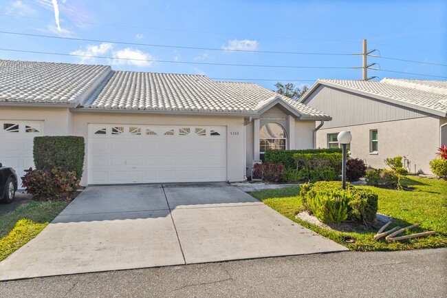 Building Photo - beautiful Sarasota 3 bedroom 2 bathroom ho...