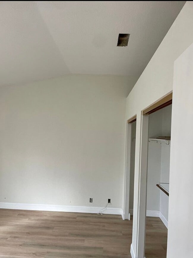 Building Photo - 4264 Chinquapin Way