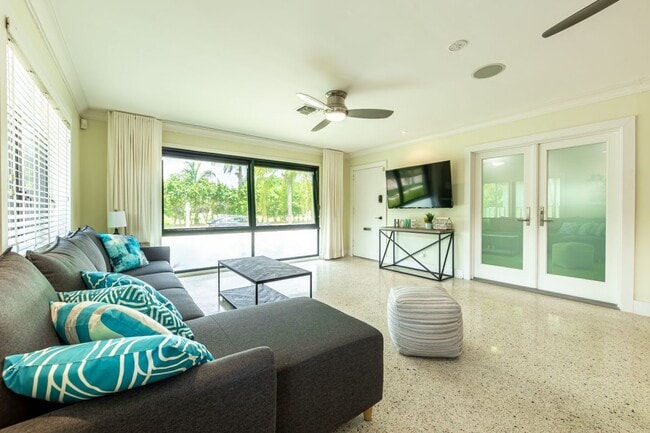 Building Photo - 1410 Polk St