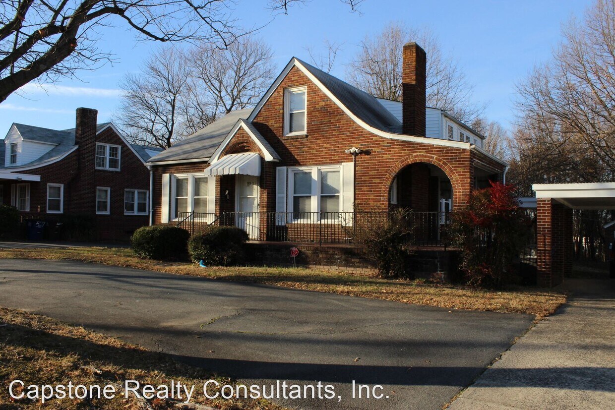 Foto principal - 4 br, 2 bath House - 521 POLO ROAD