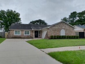 Building Photo - 7318 Foxway Ln