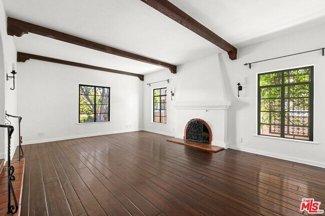 Building Photo - 1118 Chautauqua Blvd