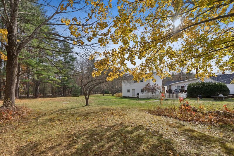 Foto principal - 1087 Littlefield Rd