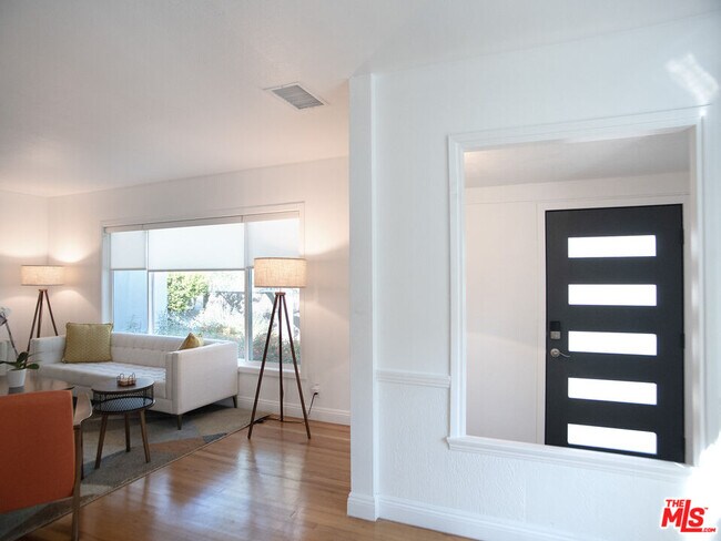 Foto del edificio - 6413 White Oak Ave