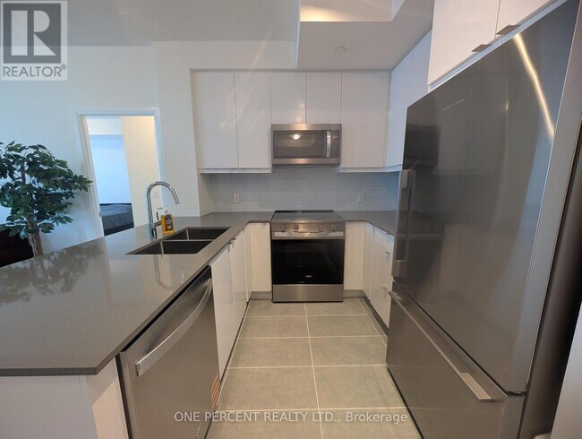 Photo du bâtiment - 3270 Sheppard Ave E