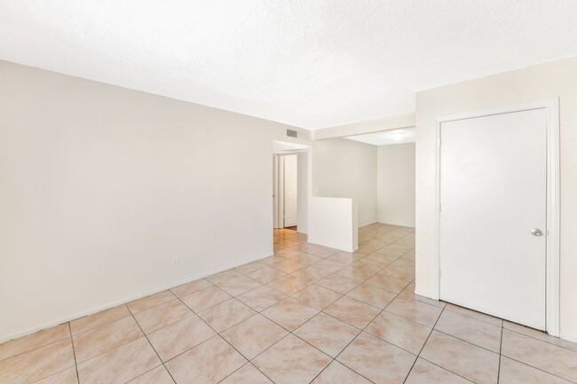 Foto del edificio - 5309 W Cheyenne Ave