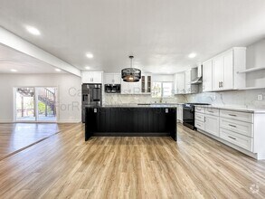 Building Photo - 16624 Selby Dr
