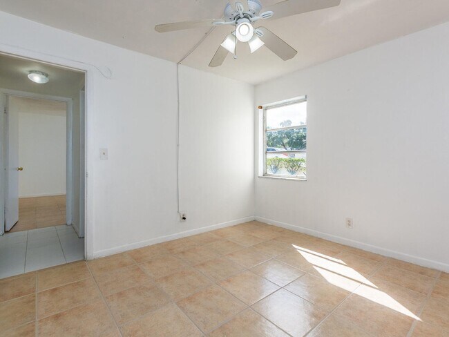 Foto del edificio - 620 NW 13th St