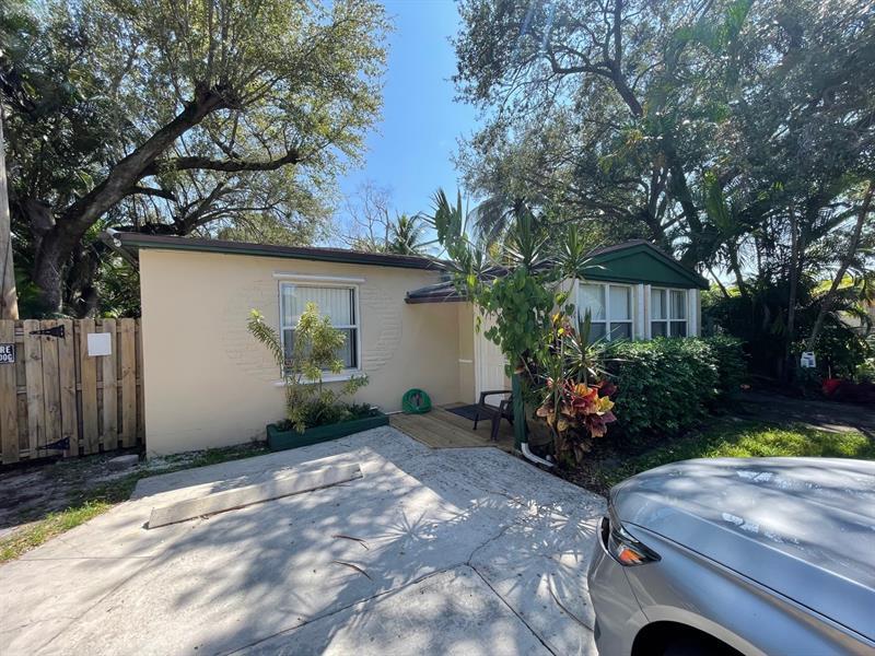 Foto principal - 410 SW 7th St