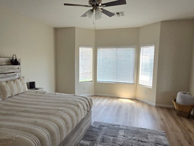 Building Photo - 3 Bedroom Single Family Home in Avondale