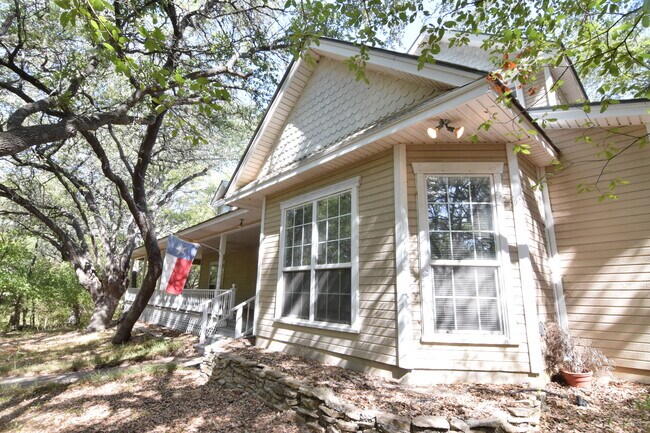 Building Photo - 200 N Roy Reynolds Dr