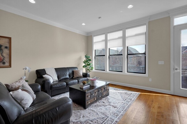 Building Photo - 1061 Harrison Park Pl