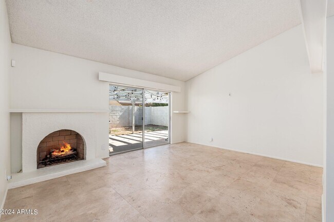 Building Photo - 950 E Lobster Trap Ln