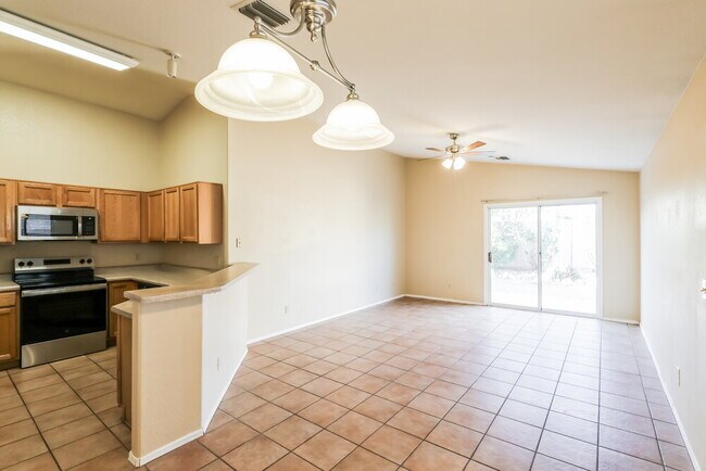 Foto del edificio - 10179 E Paseo Juan Tabo