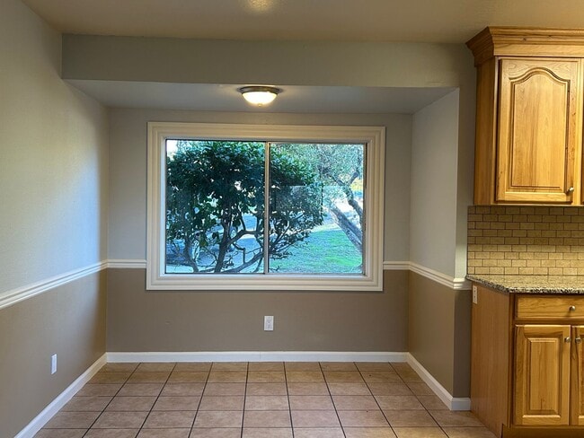 Building Photo - 120 Bessie Ln