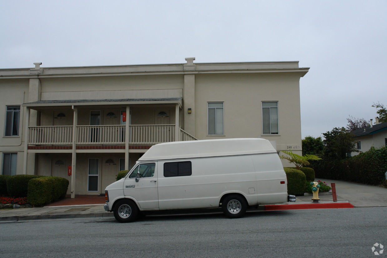 Foto del edificio - 240 San Benito Ave