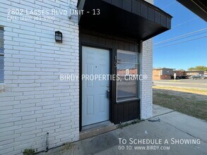Building Photo - 2802 Lasses Blvd