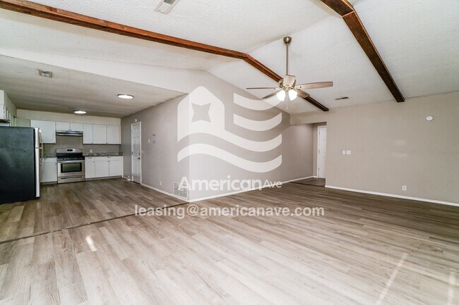 Foto del edificio - 4408 S Cypress Ave