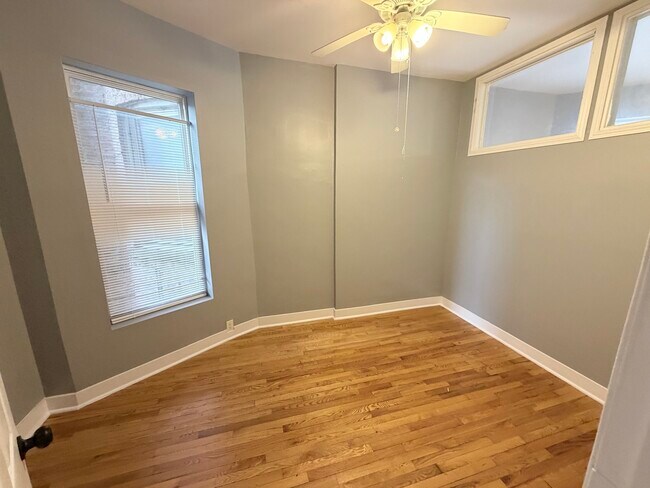 Foto del edificio - 3140 W Fulton Blvd