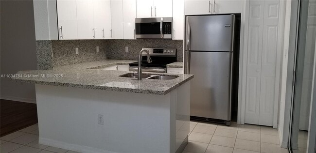 Foto del edificio - 8432 NW 107th Ct