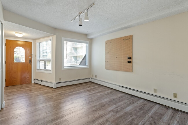 Building Photo - 11134-11183 83 Ave NW
