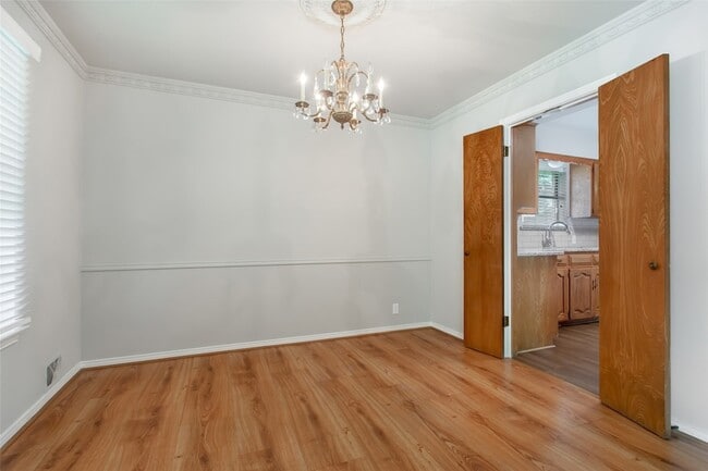 Building Photo - 6105 E University Blvd