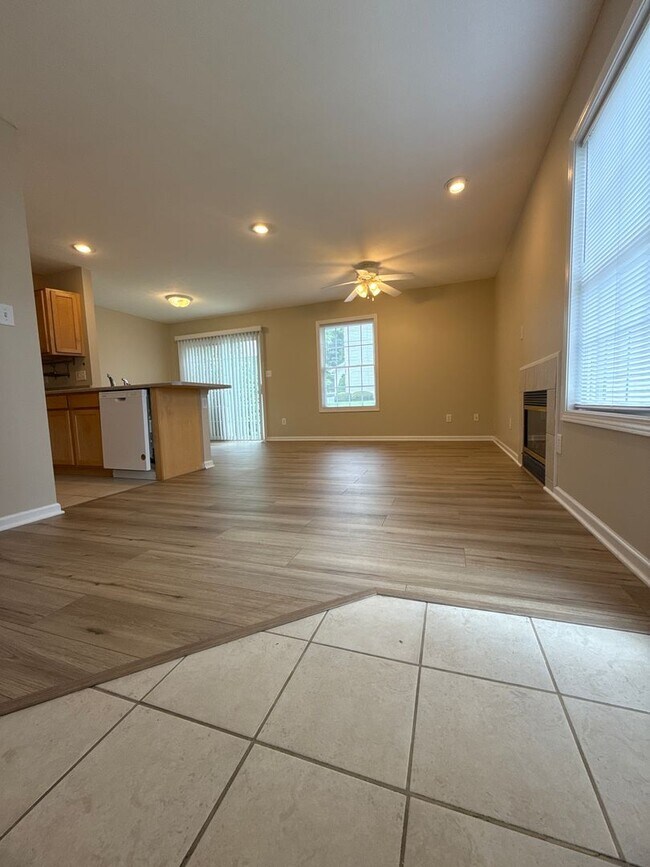 Building Photo - 3 BDRM TOWNHOUSE AVAILABLE JULY OR AUGUST 2026;  Rent $1,825