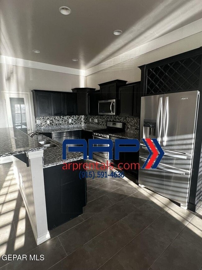 Foto del edificio - 3720 Loma Jacinto