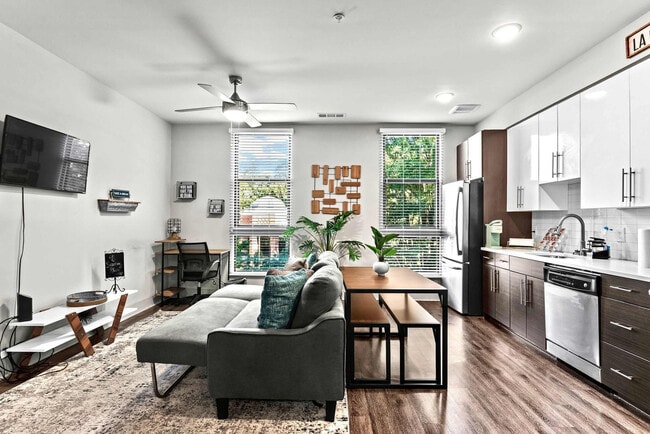 Foto del edificio - 455 14th St NW