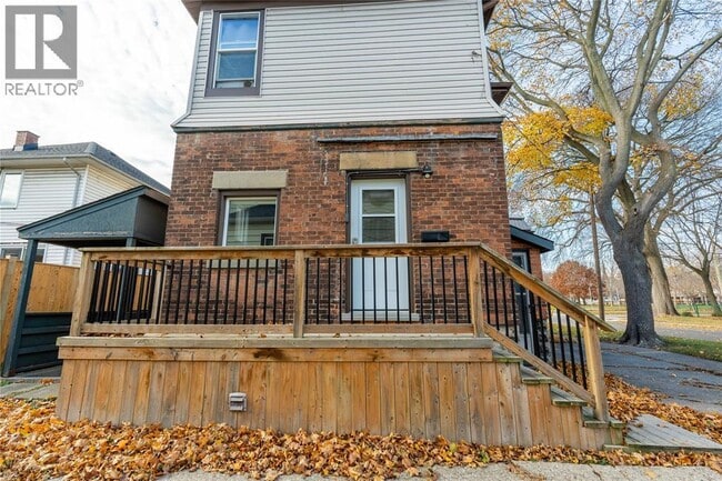 Building Photo - 186 Forsyth St N