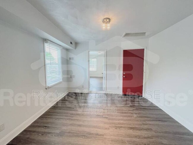 Building Photo - 1285 Reservoir Ave