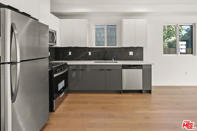 Foto del edificio - 1731 S New Hampshire Ave