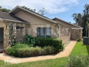 Building Photo - 1451 Oak Pl