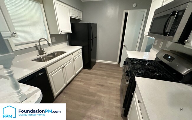 Building Photo - 7770 Deerfield Cove
