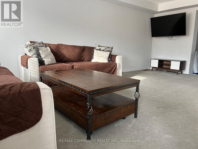 Photo du bâtiment - 604 Julia Dr