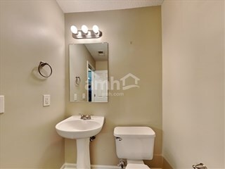 Foto del edificio - 1031 Briar Rose Ln