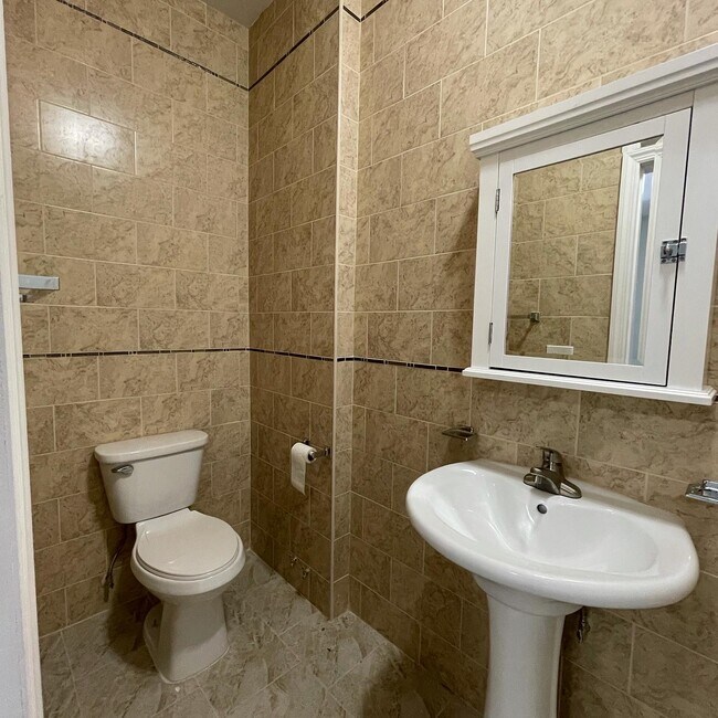 Foto del edificio - 6121 Palmetto St