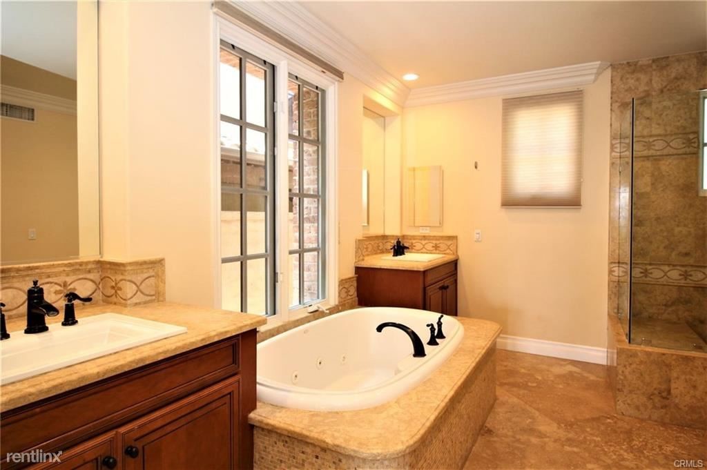 Primary Photo - 4 br, 3.5 bath House - 4 Compass