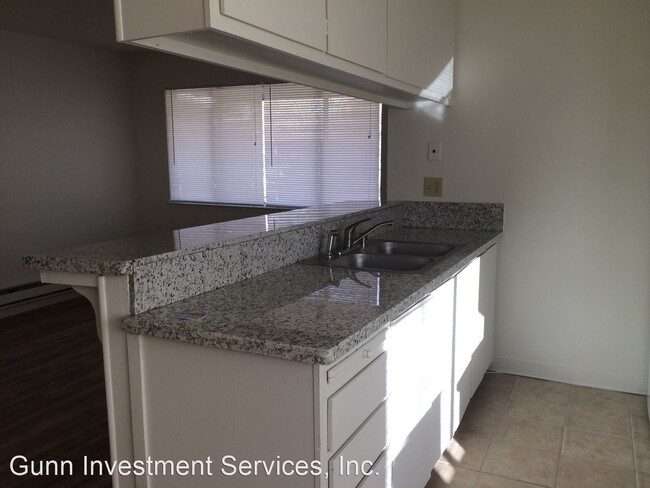 Building Photo - 2 br, 1 bath House - 5090 Neil Road #4
