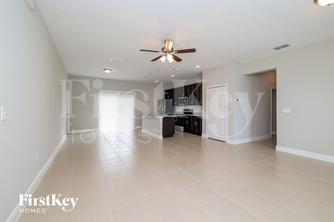 Foto del edificio - 720 Martin Ln