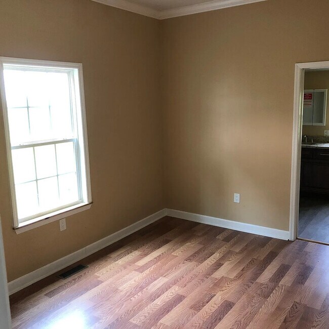 Foto del edificio - 123 N Norris Dr