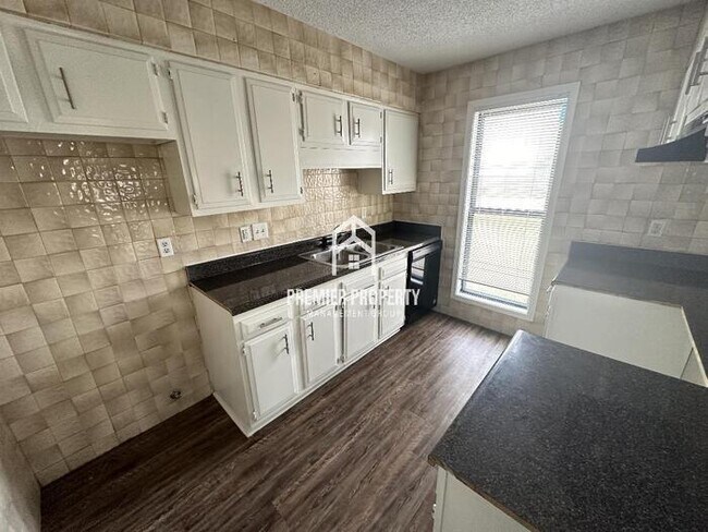 Building Photo - 4521 W. Fawn Hollow - Available Now!